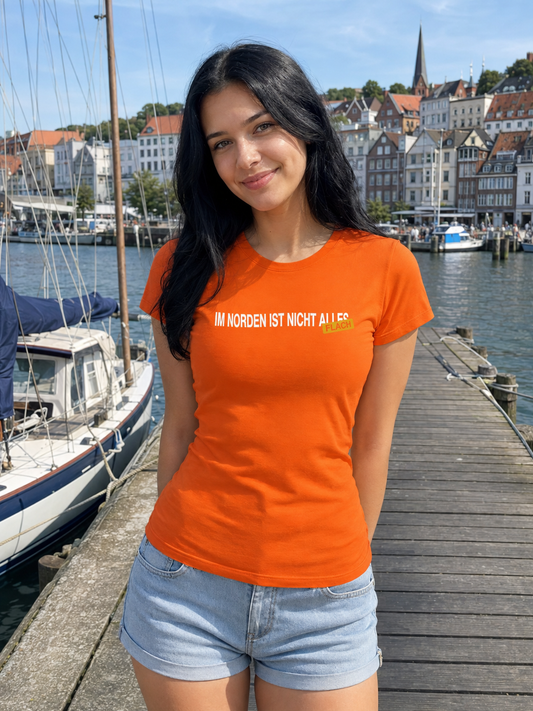 Im Norden ist nicht alles flach, T-Shirt mit norddeutschem Humor