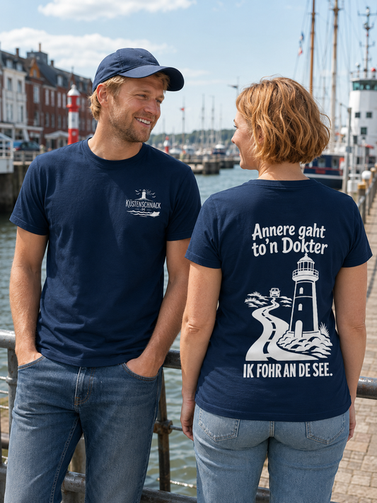 Annere gaht to’n Dokter - tolles Unisex T-Shirt mit Printmotiv