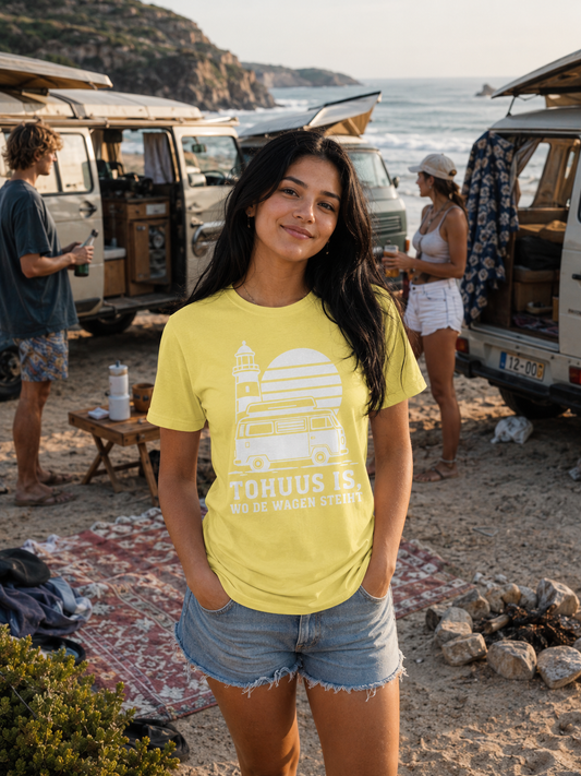 Tohuus is, wo de Wagen steiht – Damen Shirt für Camperinnen und Küstenfans