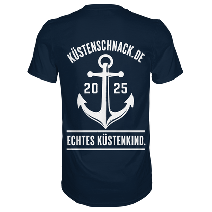 Echtes Küstenkind – Küstenschnack Shirt mit Brustlogo und Rückenprint